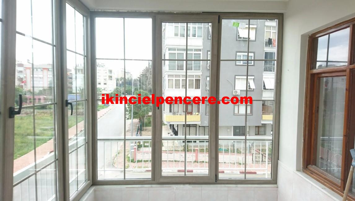 Temiz durumda ikinci el balkon penceresi 1200 TL 2 çıkma balkon penceresi
